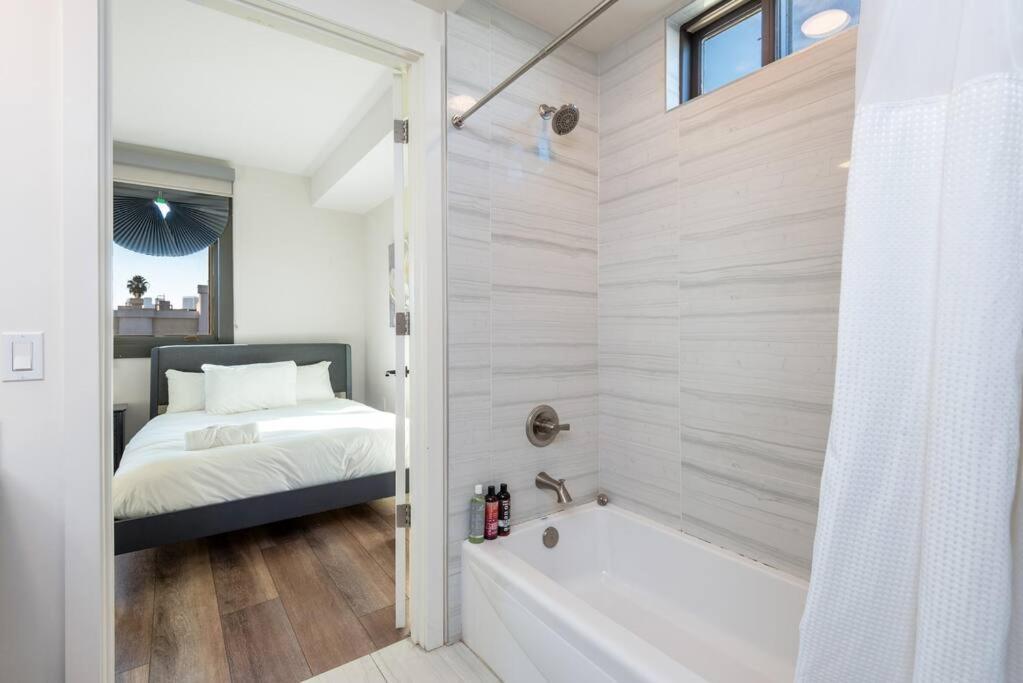 Luxurious Penthouse In Beverly Hills - Sleeps 10 Los Angeles Dış mekan fotoğraf